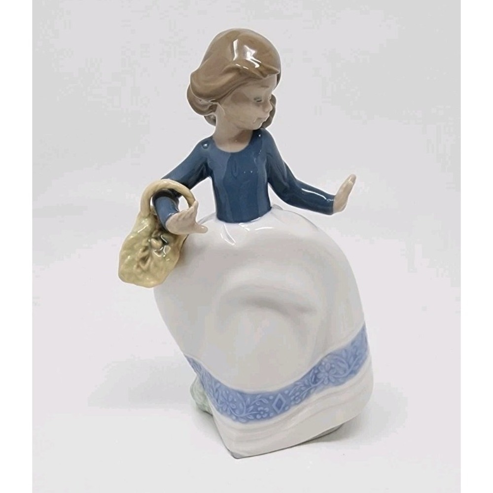 Nao by LLADRO Girl With Flower Basket "Off to Market" Figurine Retired 6.75"